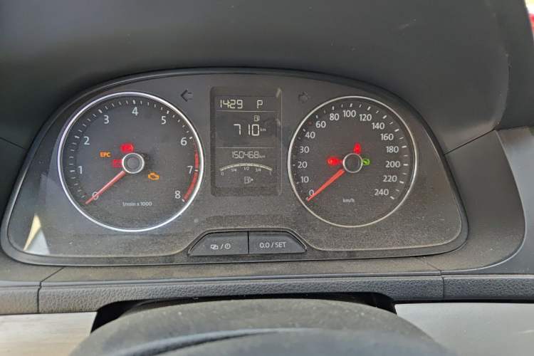 Used Volkswagen Lavida 2014 1.6L Automatic Sport Edition Instrument Cluster