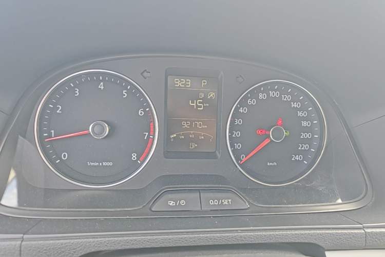 Used Volkswagen Lavida 2014 1.4 TSI DSG BlueMotion Technology Version Instrument Cluster
