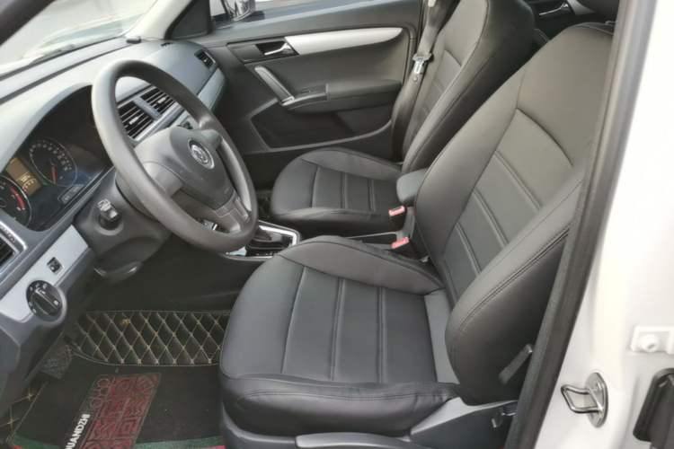 Used Volkswagen Lavida 2014 1.4 TSI DSG BlueMotion Technology Version Left Front Seat