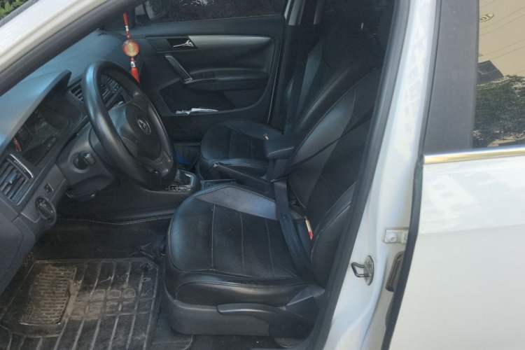 Used Volkswagen Lavida 2014 1.6L Automatic Sport Edition Left Front Seat