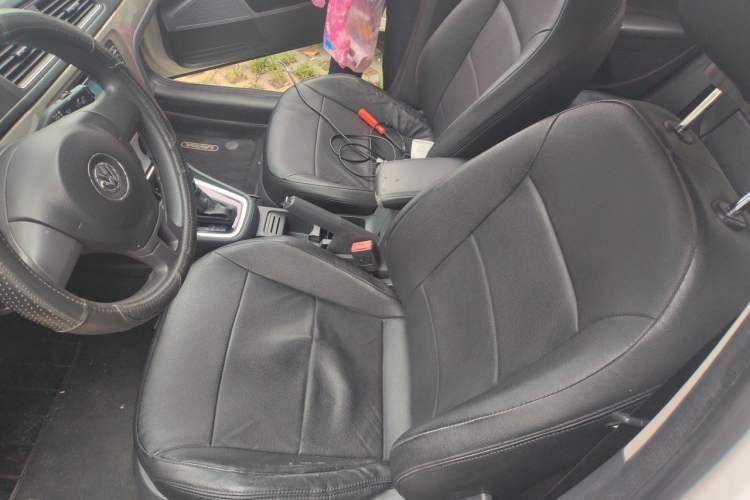 Used Volkswagen Lavida 2014 1.4 TSI DSG BlueMotion Technology Version Left Front Seat