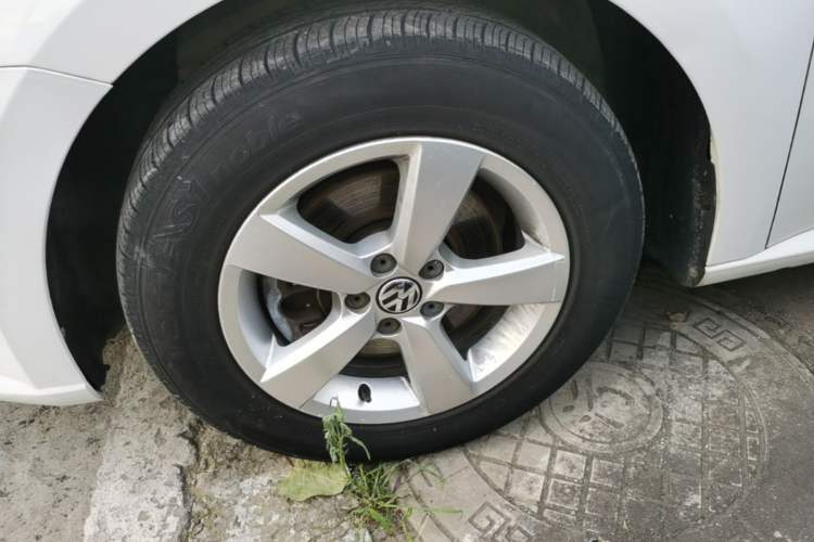 Used Volkswagen Lavida 2014 1.4 TSI DSG BlueMotion Technology Version Left Front Wheel Hub