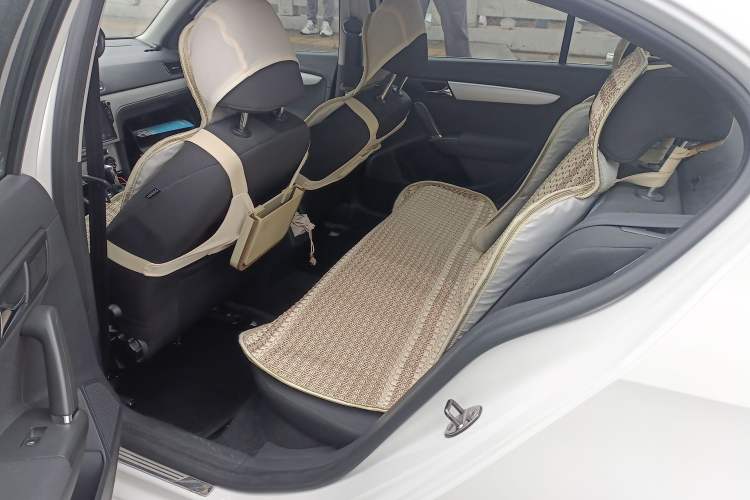 Used Volkswagen Lavida 2014 1.4 TSI DSG BlueMotion Technology Version Left Rear Seat