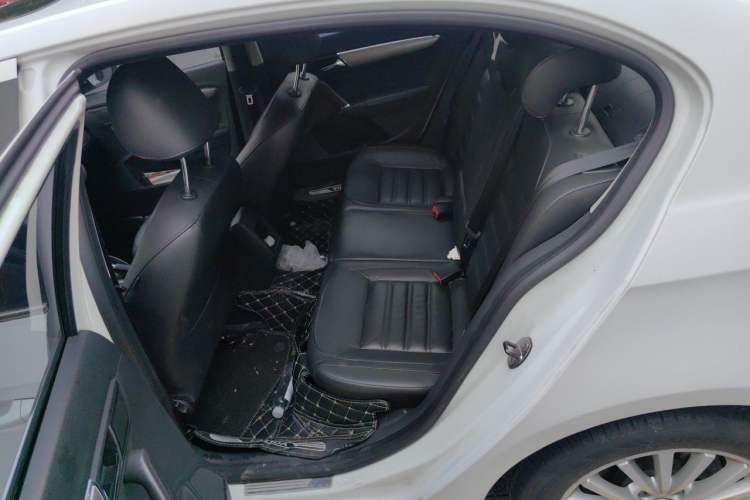 Used Volkswagen Lavida 2014 1.6L Automatic Sport Edition Left Rear Seat