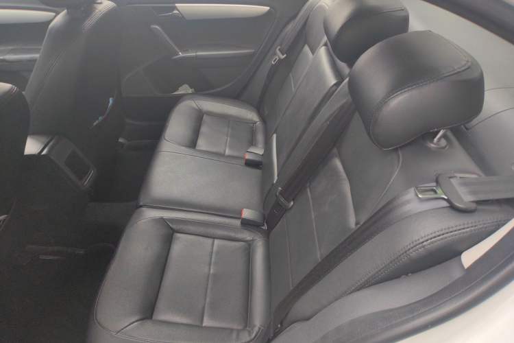 Used Volkswagen Lavida 2014 1.4 TSI DSG BlueMotion Technology Version Left Rear Seat