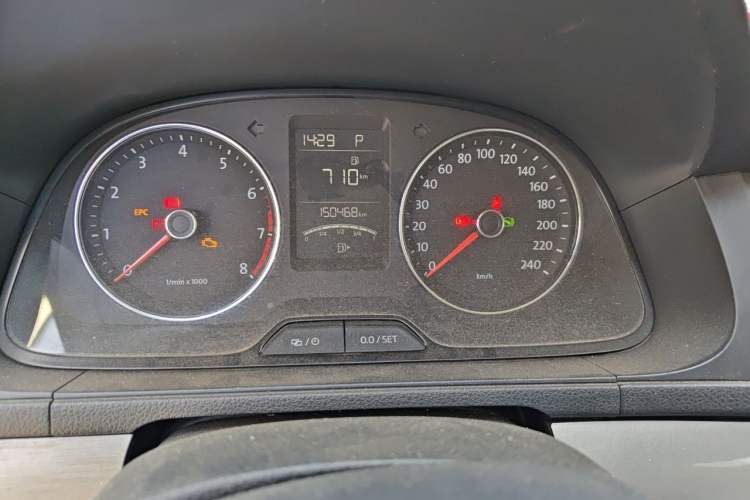 Used Volkswagen Lavida 2014 1.6L Automatic Sport Edition Odometer Close Up
