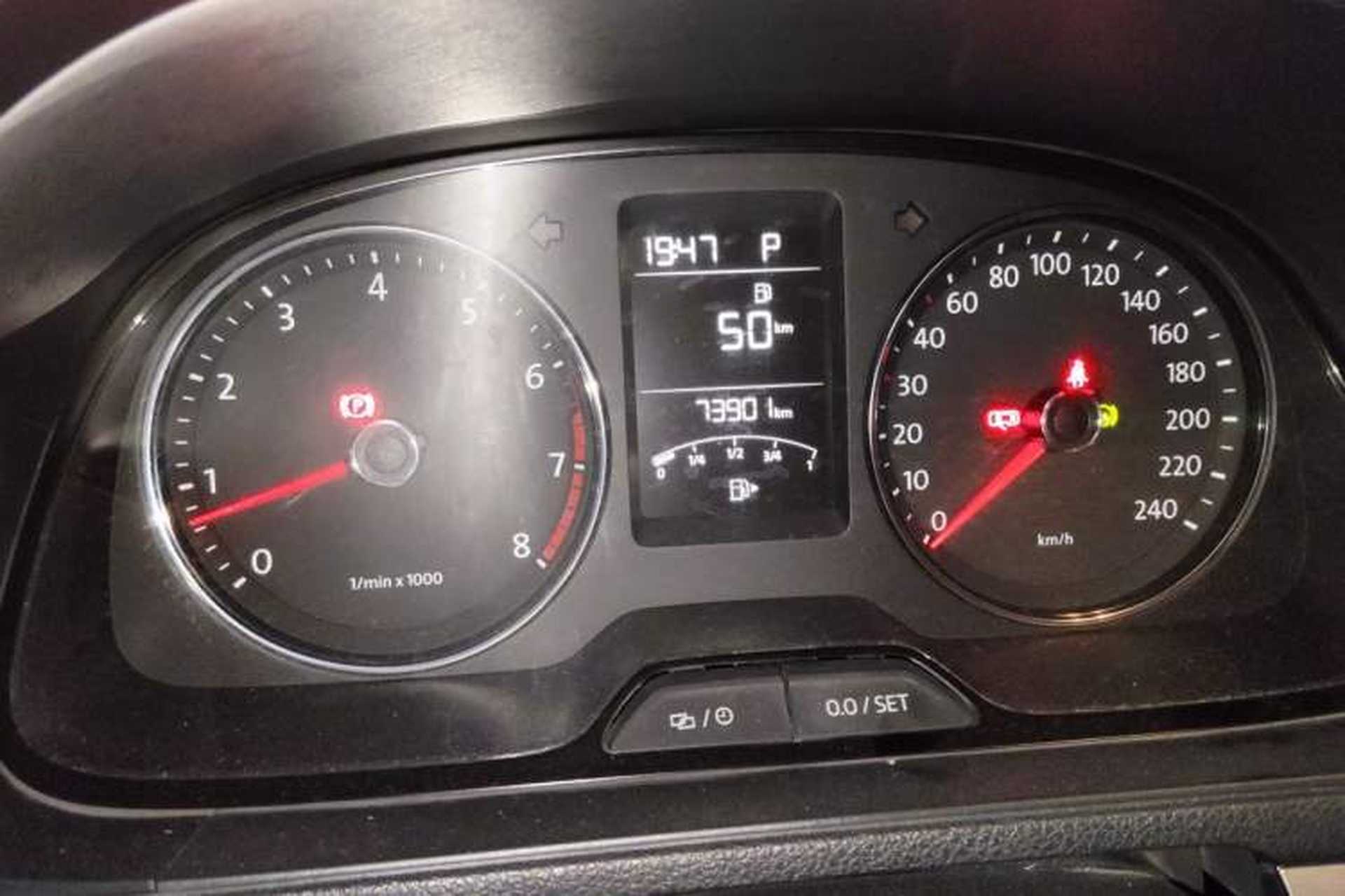 Used Volkswagen Lavida 2014 1.4TSI DSG 30th Anniversary Edition Odometer Close Up