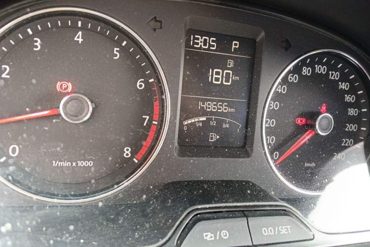 Used Volkswagen Lavida 2014 1.4TSI DSG Sport Edition Odometer Close Up