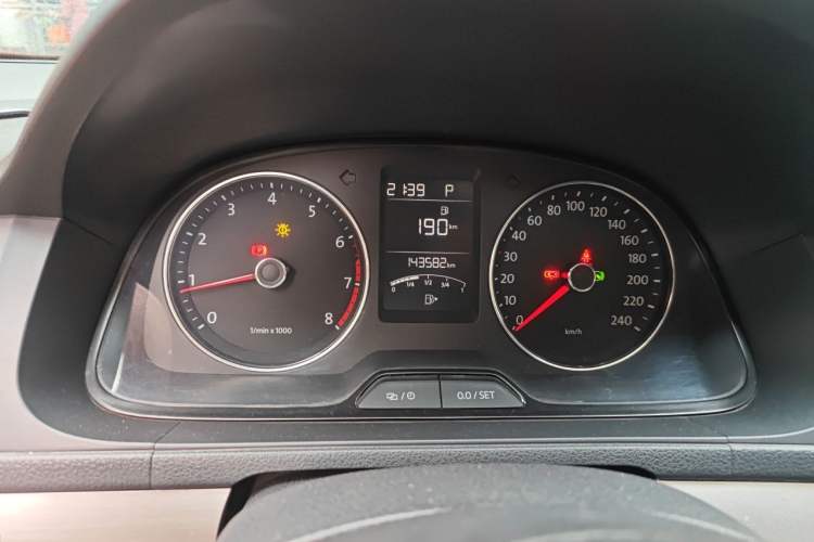 Used Volkswagen Lavida 2014 1.4TSI DSG 30th Anniversary Edition Odometer Close Up