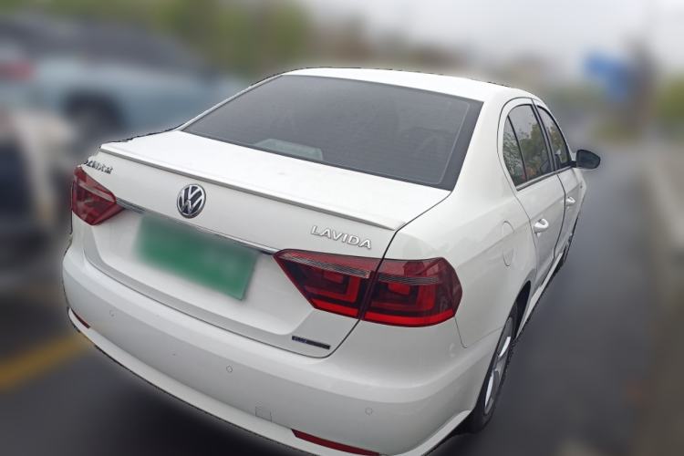 Used Volkswagen Lavida 2014 1.4 TSI DSG BlueMotion Technology Version Rear Right 45 Deg