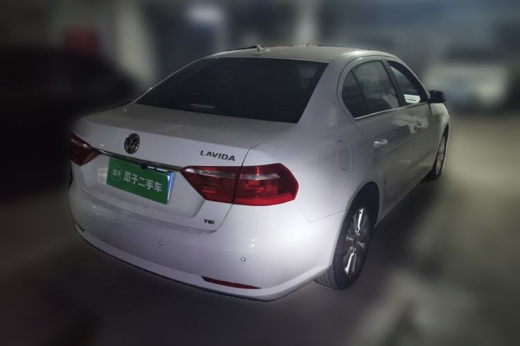 Used Volkswagen Lavida 2014 1.4 TSI DSG BlueMotion Technology Version Rear Right 45 Deg