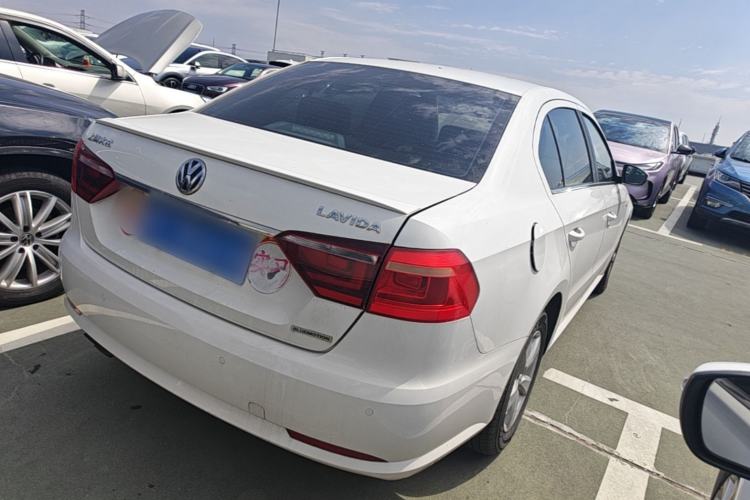 Used Volkswagen Lavida 2014 1.4 TSI DSG BlueMotion Technology Version Rear Right 45 Deg