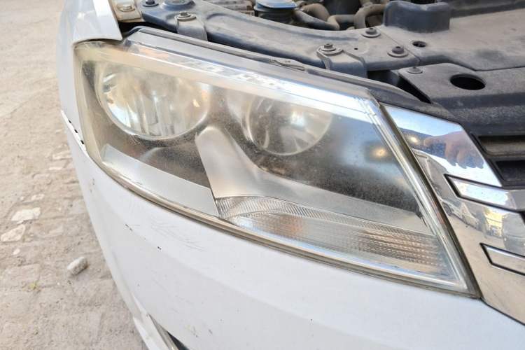 Used Volkswagen Lavida 2014 1.4 TSI DSG BlueMotion Technology Version Right Front Headlight