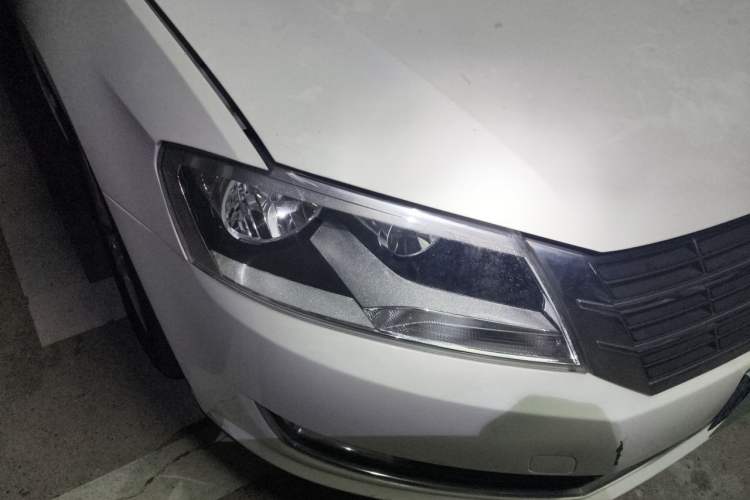 Used Volkswagen Lavida 2014 1.4 TSI DSG BlueMotion Technology Version Right Front Headlight