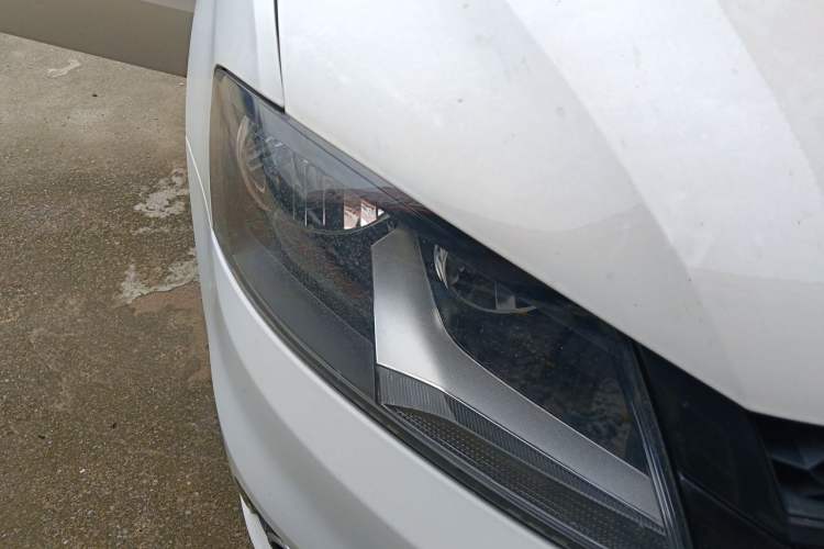 Used Volkswagen Lavida 2014 1.4TSI DSG Sport Edition Right Front Headlight