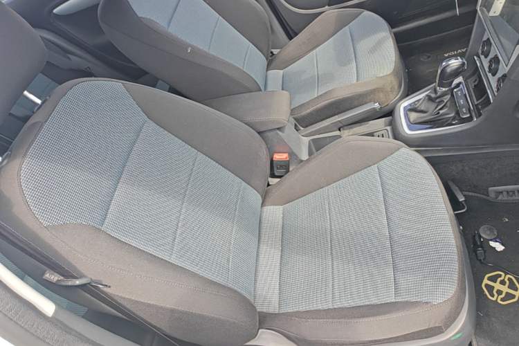 Used Volkswagen Lavida 2014 1.4 TSI DSG BlueMotion Technology Version Right Front Seat