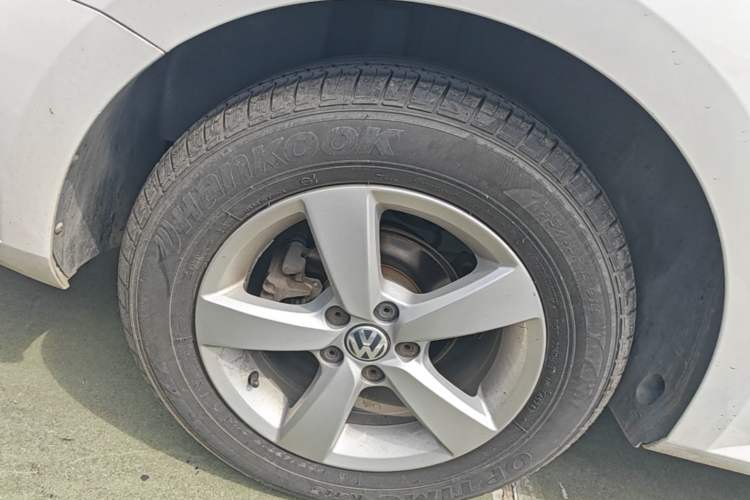 Used Volkswagen Lavida 2014 1.4 TSI DSG BlueMotion Technology Version Right Rear Wheel Hub