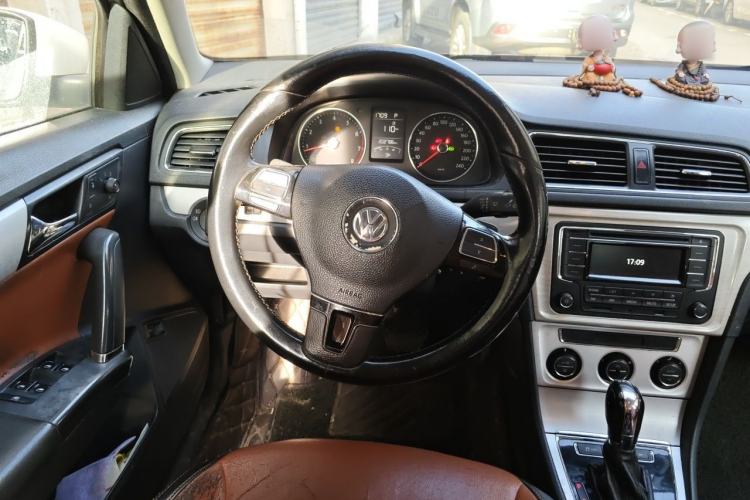 Used Volkswagen Lavida 2014 1.4 TSI DSG BlueMotion Technology Version Steering Wheel