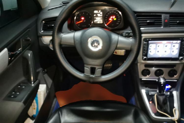 Used Volkswagen Lavida 2014 1.4 TSI DSG BlueMotion Technology Version Steering Wheel