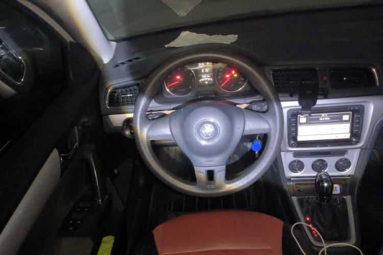 Used Volkswagen Lavida 2014 1.4 TSI DSG BlueMotion Technology Version Steering Wheel