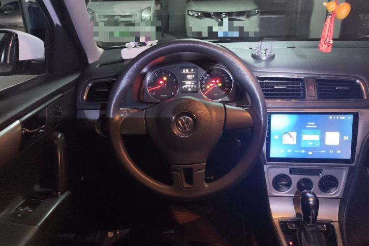 Used Volkswagen Lavida 2014 1.4 TSI DSG BlueMotion Technology Version Steering Wheel