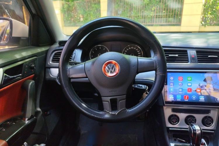 Used Volkswagen Lavida 2014 1.4 TSI DSG BlueMotion Technology Version Steering Wheel