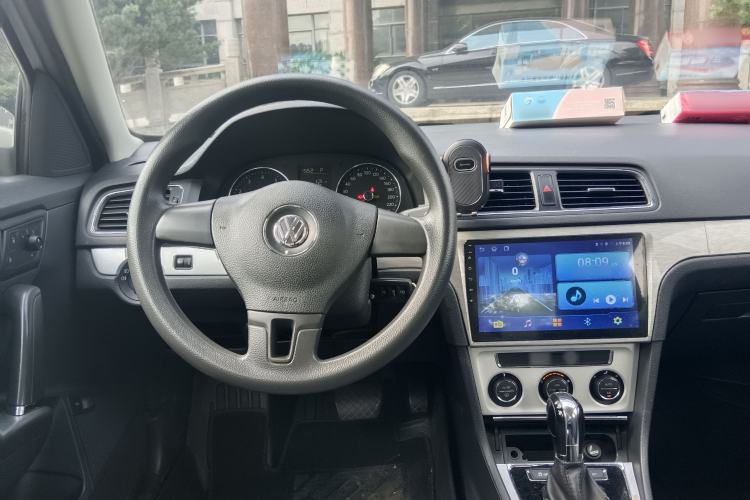 Used Volkswagen Lavida 2014 1.4 TSI DSG BlueMotion Technology Version Steering Wheel