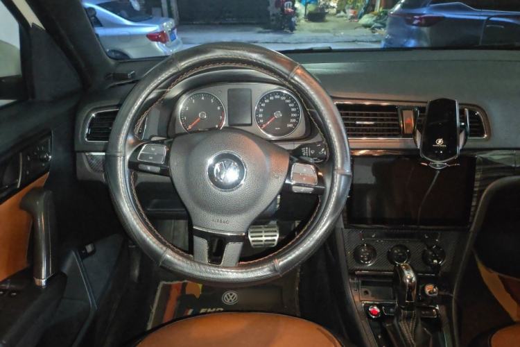 Used Volkswagen Lavida 2014 1.4TSI DSG Sport Edition Steering Wheel
