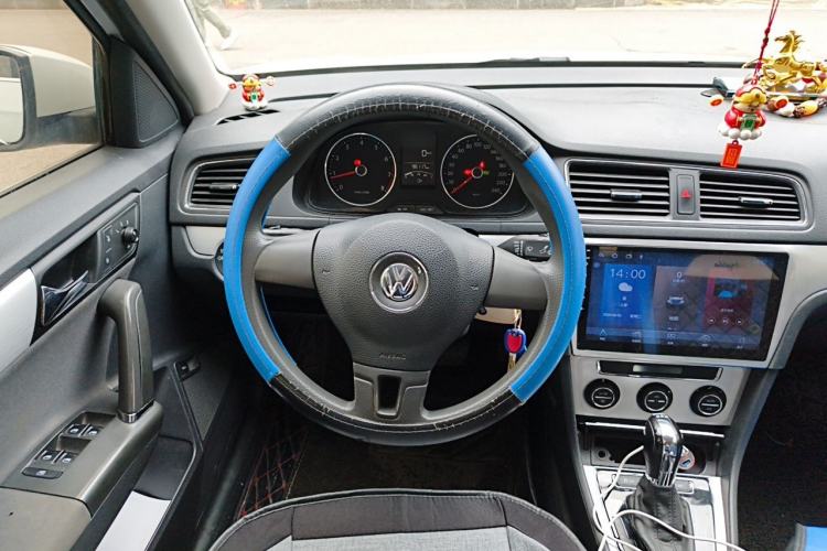 Used Volkswagen Lavida 2014 1.4 TSI DSG BlueMotion Technology Version Steering Wheel