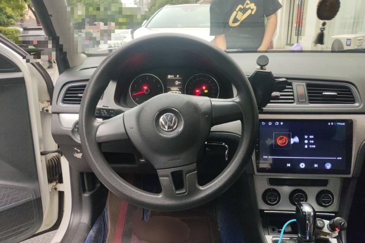 Used Volkswagen Lavida 2014 1.4 TSI DSG BlueMotion Technology Version Steering Wheel
