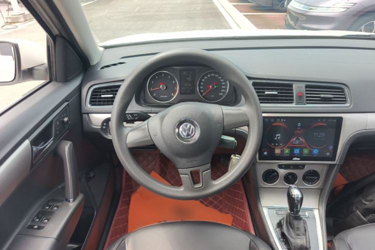 Used Volkswagen Lavida 2014 1.4 TSI DSG BlueMotion Technology Version Steering Wheel