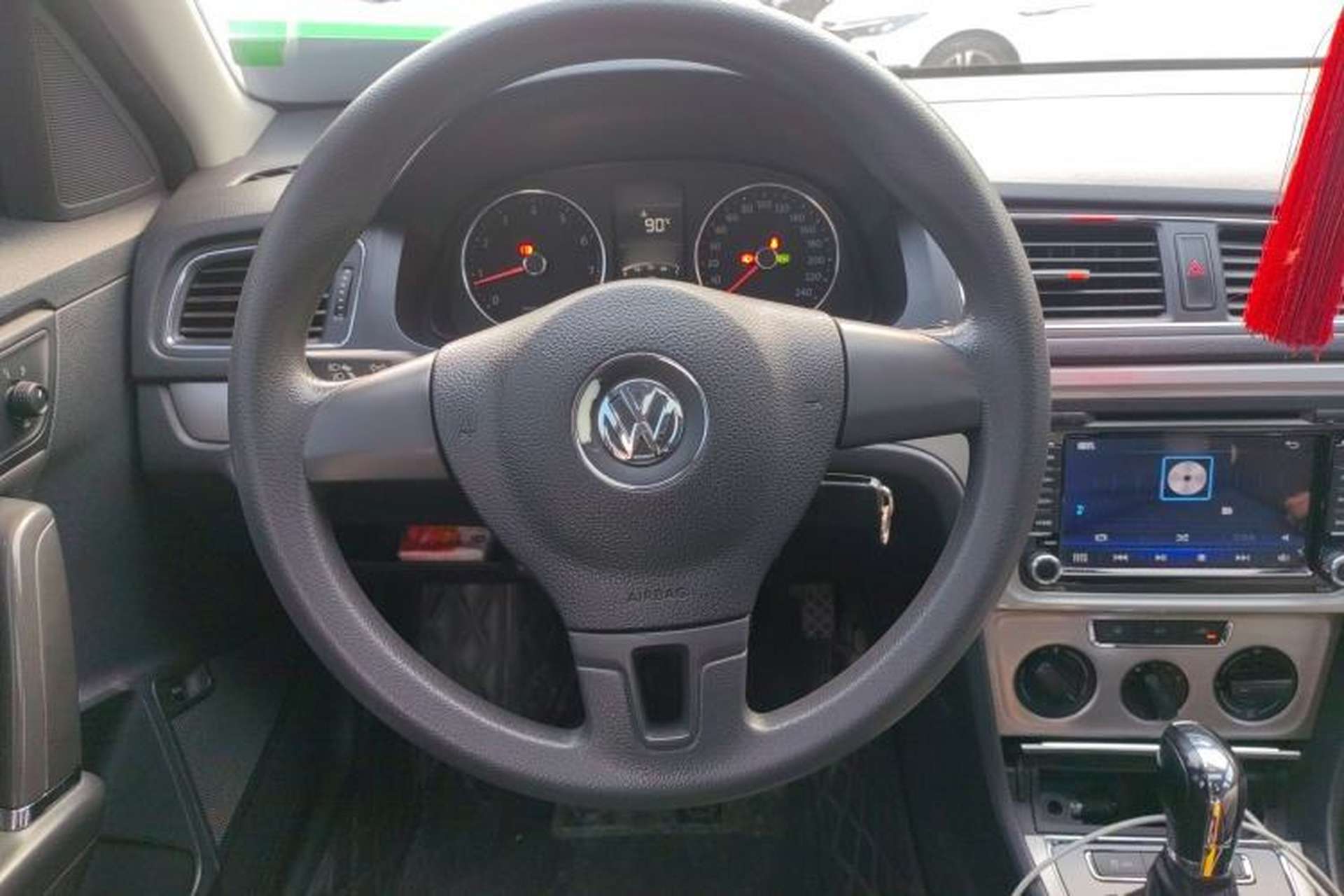 Used Volkswagen Lavida 2014 1.6L Automatic Sport Edition Steering Wheel