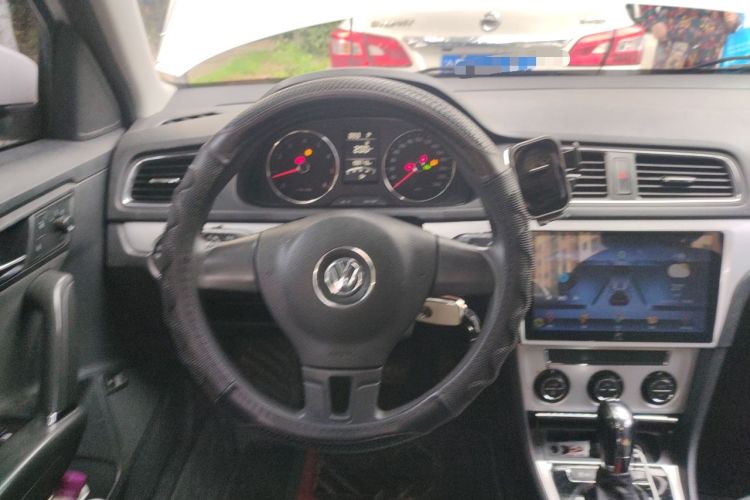 Used Volkswagen Lavida 2014 1.4 TSI DSG BlueMotion Technology Version Steering Wheel