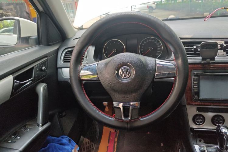 Used Volkswagen Lavida 2014 1.4 TSI DSG BlueMotion Technology Version Steering Wheel