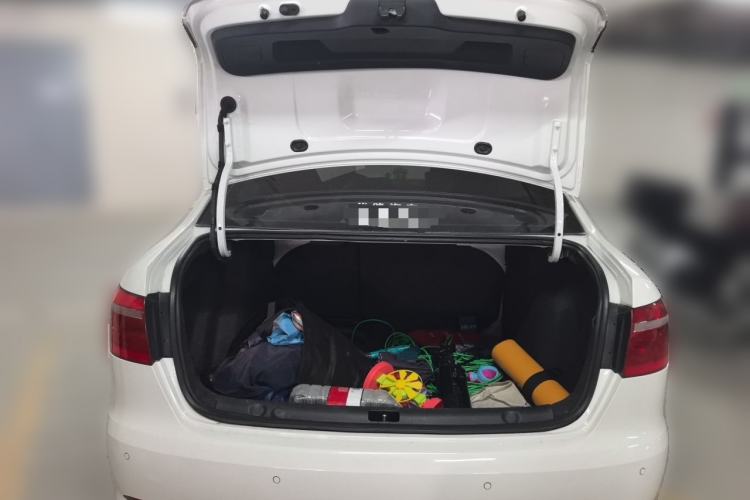 Used Volkswagen Lavida 2014 1.6L Automatic Sport Edition Trunk