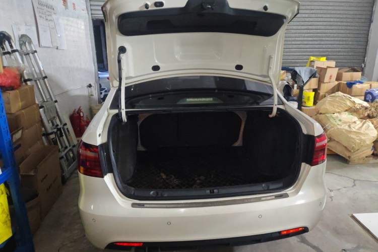 Used Volkswagen Lavida 2014 1.4TSI DSG Sport Edition Trunk