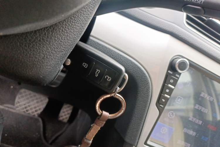 Used Volkswagen Lavida 2014 1.4 TSI DSG BlueMotion Technology Version Vehicle Key