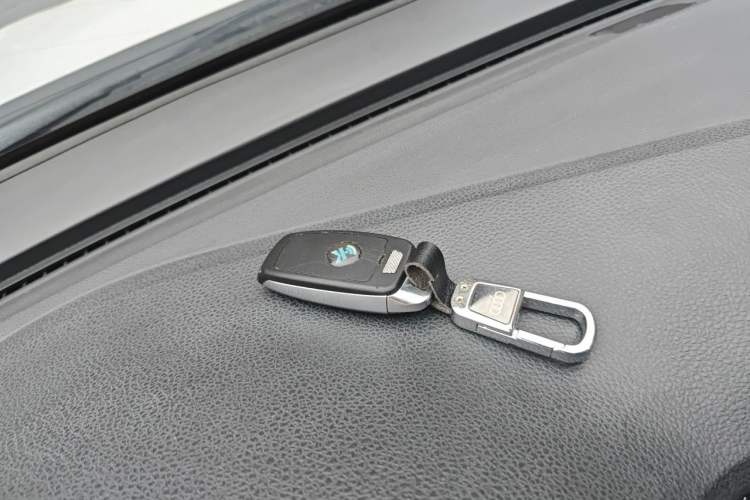Used Volkswagen Lavida 2014 1.4TSI DSG 30th Anniversary Edition Vehicle Key