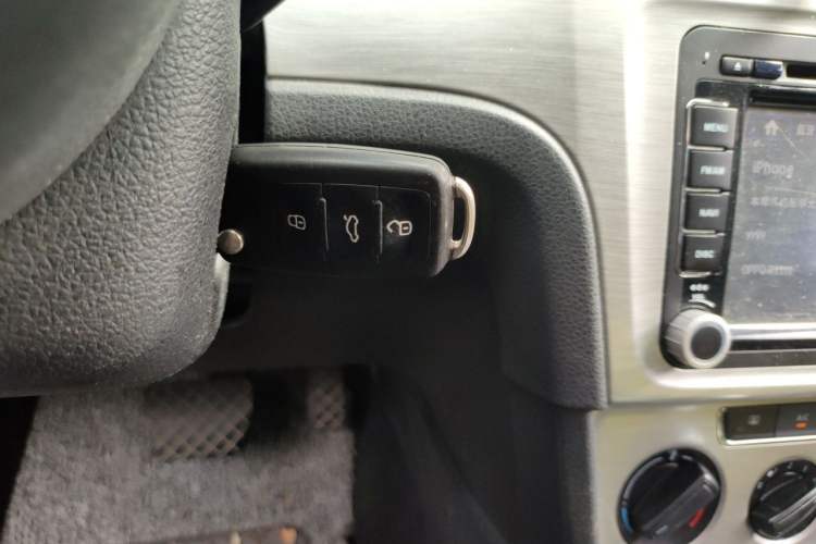 Used Volkswagen Lavida 2014 1.6L Automatic Sport Edition Vehicle Key