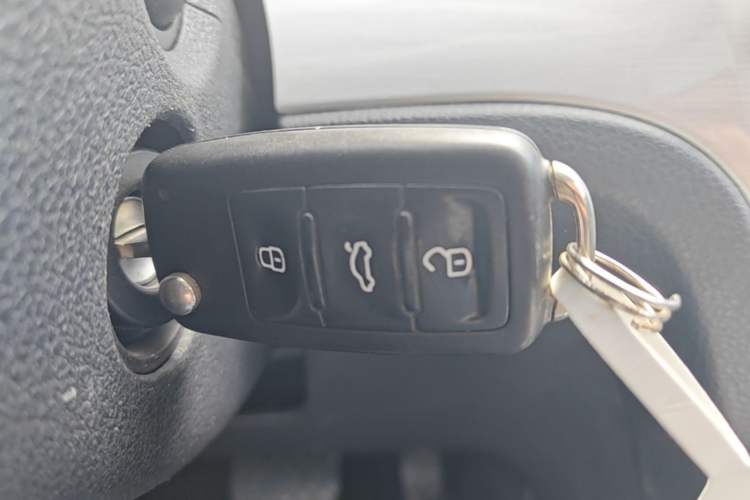 Used Volkswagen Lavida 2014 1.4 TSI DSG BlueMotion Technology Version Vehicle Key