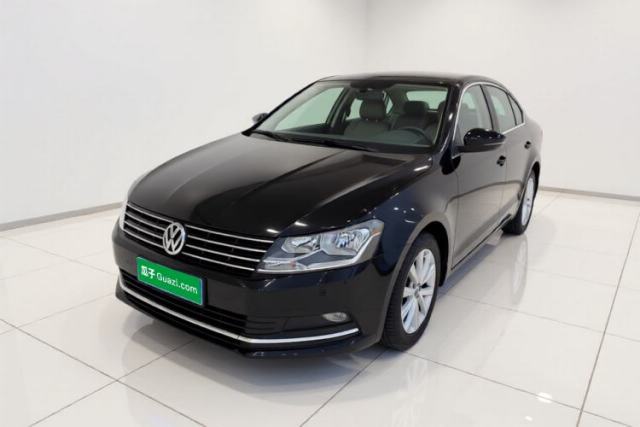 Ojetý Volkswagen Lavida 2015 1.6L Manual Comfort Edition
