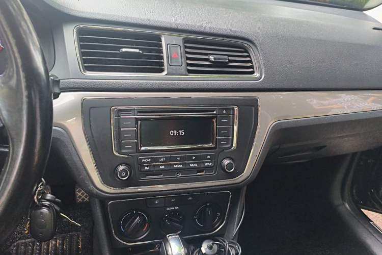 Used Volkswagen Lavida 2015 230TSI DSG Comfort Edition Audio And AC Panel