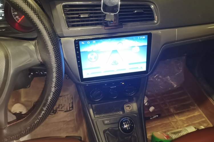 Used Volkswagen Lavida 2015 1.6L Manual Fashion Edition Audio And AC Panel