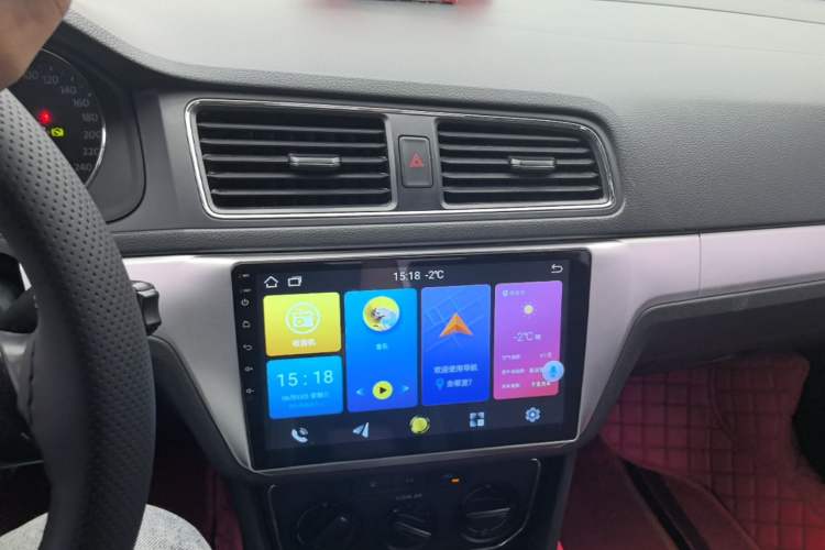 Used Volkswagen Lavida 2015 1.6L Automatic Comfort Edition Audio And AC Panel