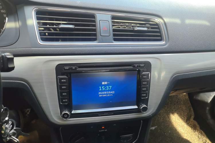 Used Volkswagen Lavida 2015 1.6L Automatic Comfort Edition Audio And AC Panel