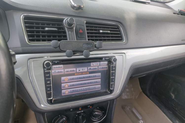Used Volkswagen Lavida 2015 230TSI DSG Comfort Edition Audio And AC Panel
