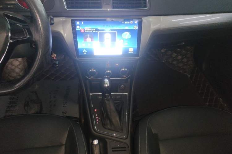 Used Volkswagen Lavida 2015 1.6L Automatic Comfort Edition Audio And AC Panel