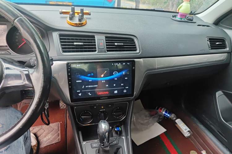 Used Volkswagen Lavida 2015 1.6L Automatic Comfort Edition Audio And AC Panel