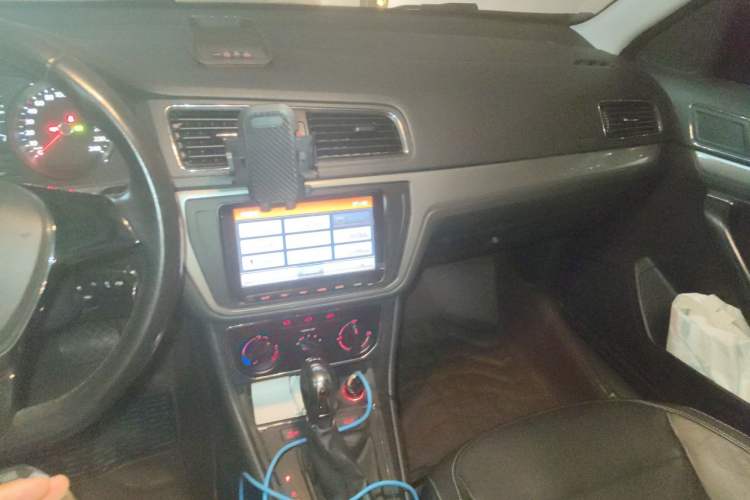 Used Volkswagen Lavida 2015 230TSI DSG Comfort Edition Audio And AC Panel