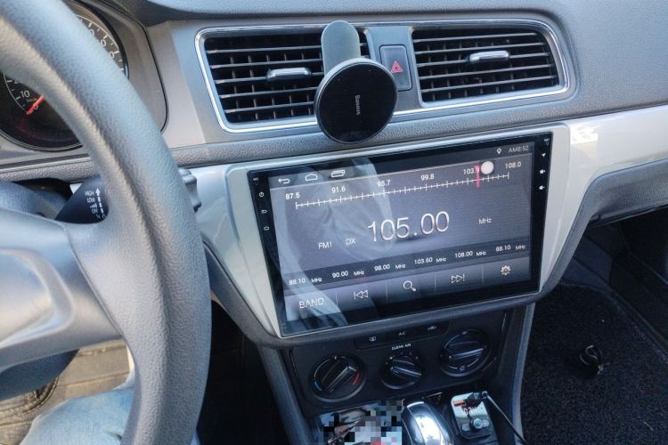 Used Volkswagen Lavida 2015 1.6L Automatic Fashion Edition Audio And AC Panel